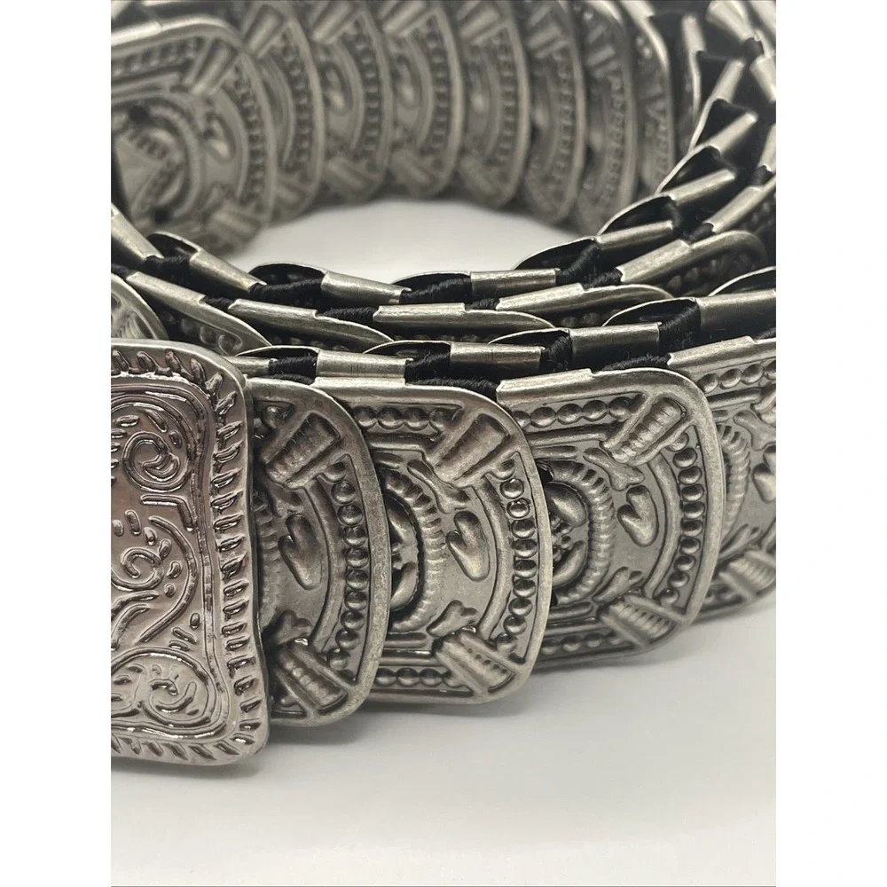 Vintage 1990s Silver Tone Shingled Embossed Metal Stretch Belt 34-43 inch